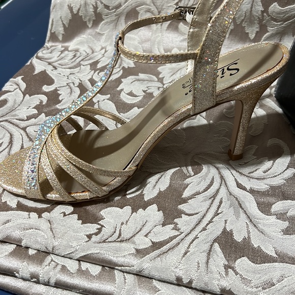 Sizzle coloriffic nude  heel w stones - Picture 4 of 6